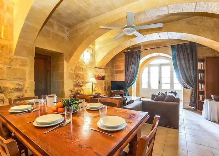 Gharilma V Villa Santa Luċija